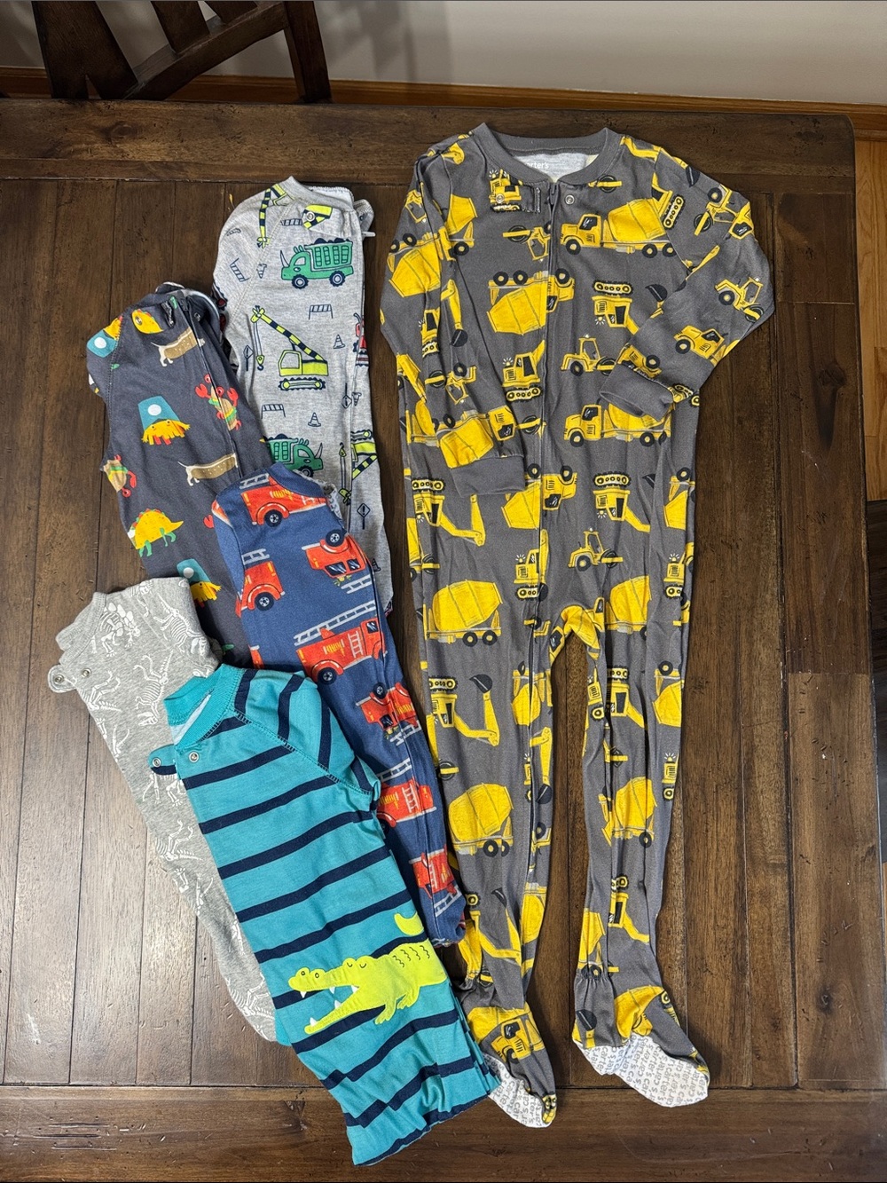 4T Simple Joys & Carters Footie Pajamas Bundle